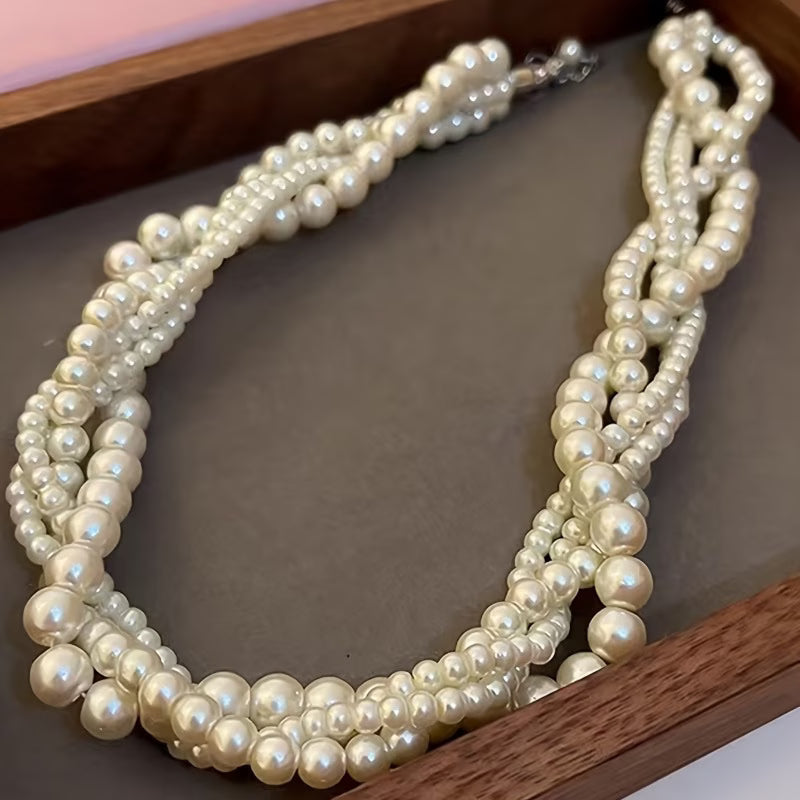 OPHELIA | CHIC PEARL NECKLACE FOR A BOLD STATEMENT