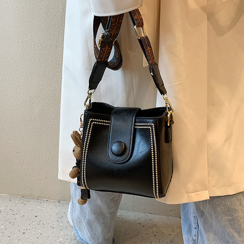ETHEL | Retro-Inspired Shoulder Bag with Adjustable Strap
