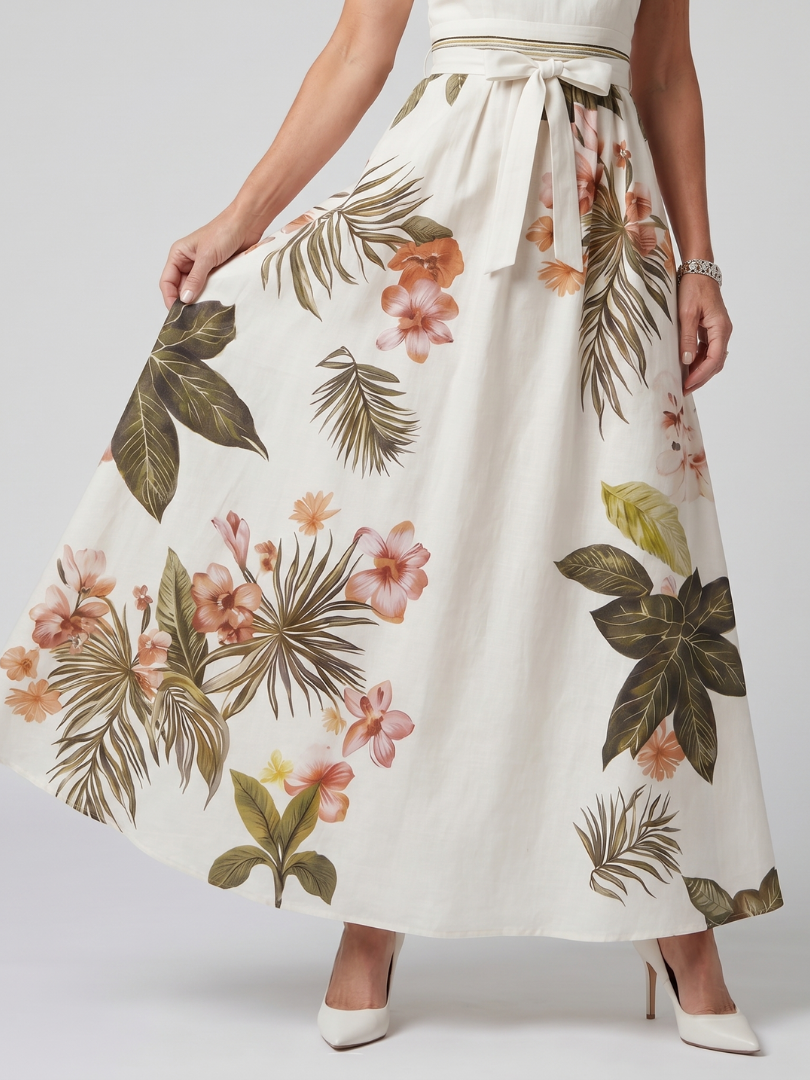 Meadow | Flowing Halter Maxi Dress with Botanical Print