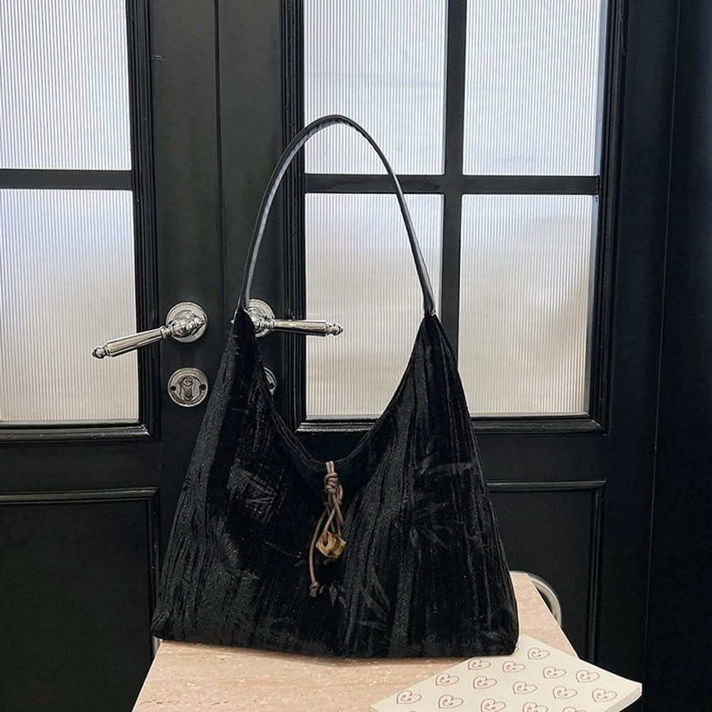 Amélie - Luxurious Velvet Crossbody Bag