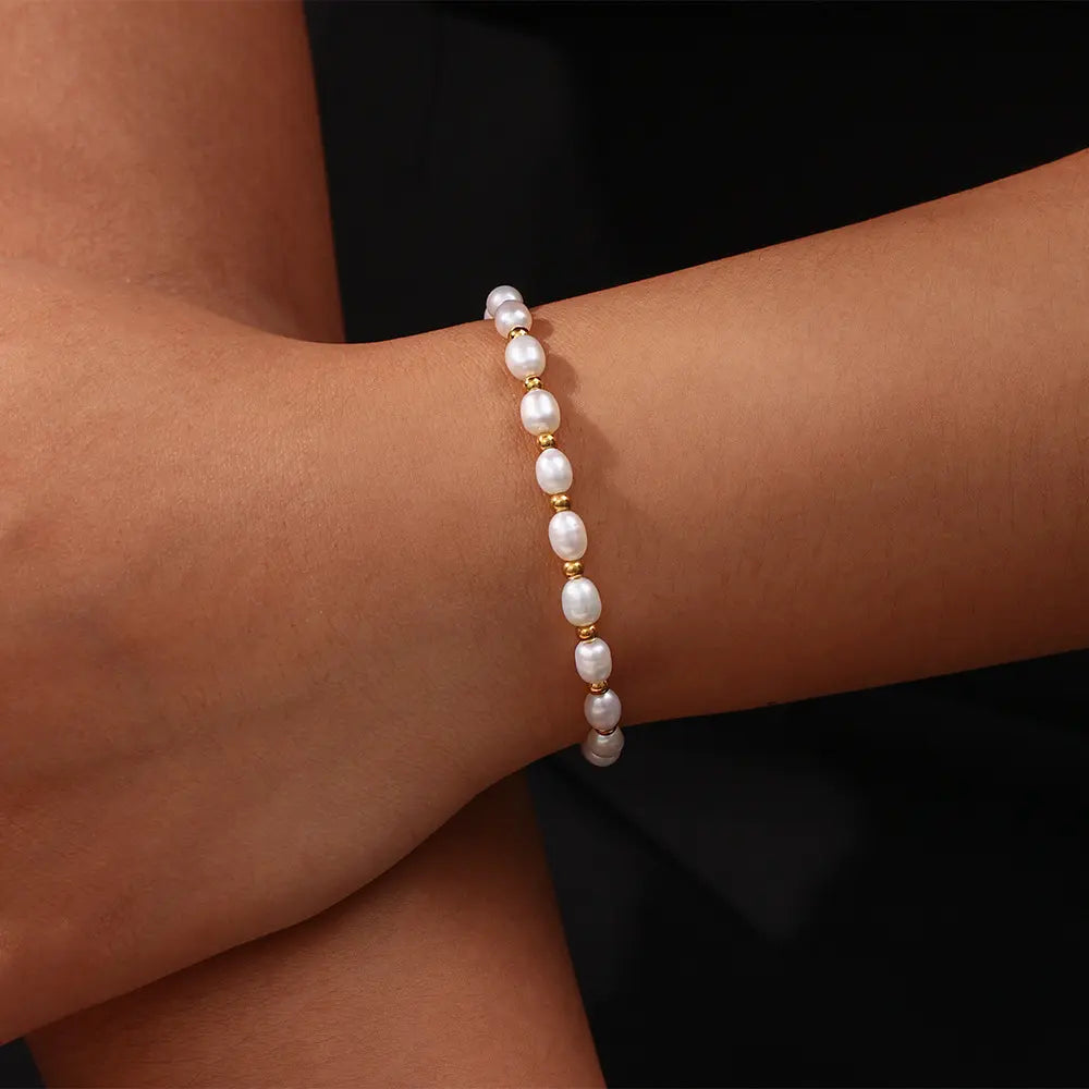 Adeline | Sophisticated Pearl and Gold Bracelet