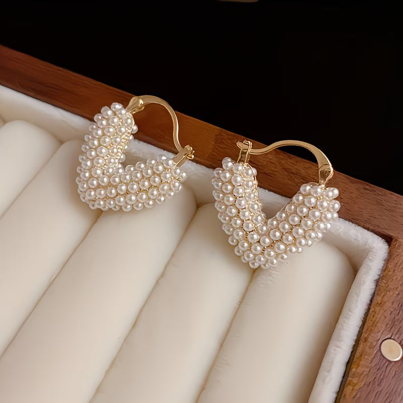 VERA | Everyday V-Shaped Pearl Earrings