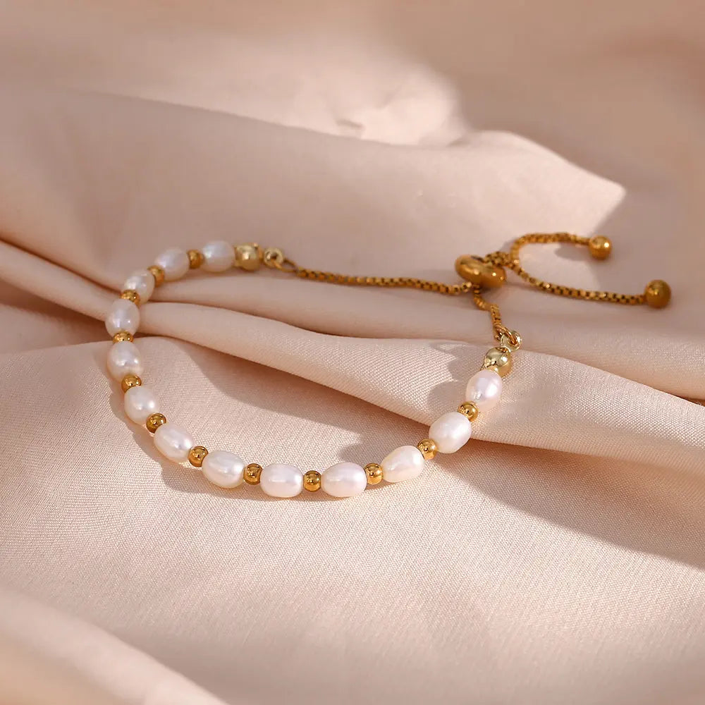 Adeline | Sophisticated Pearl and Gold Bracelet