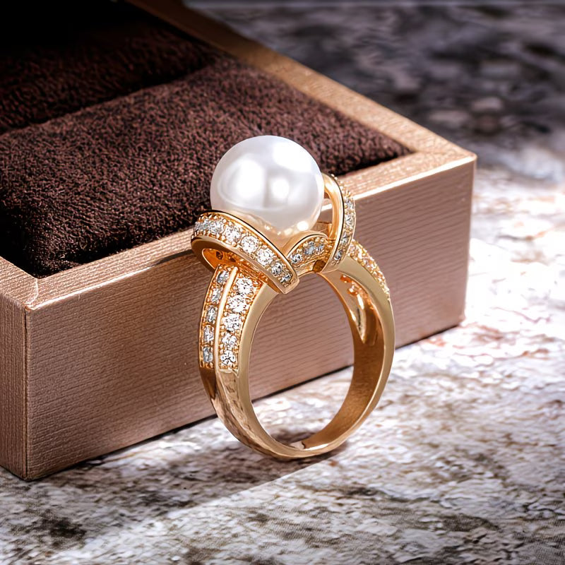 REGINA | Crown Pearl Ring