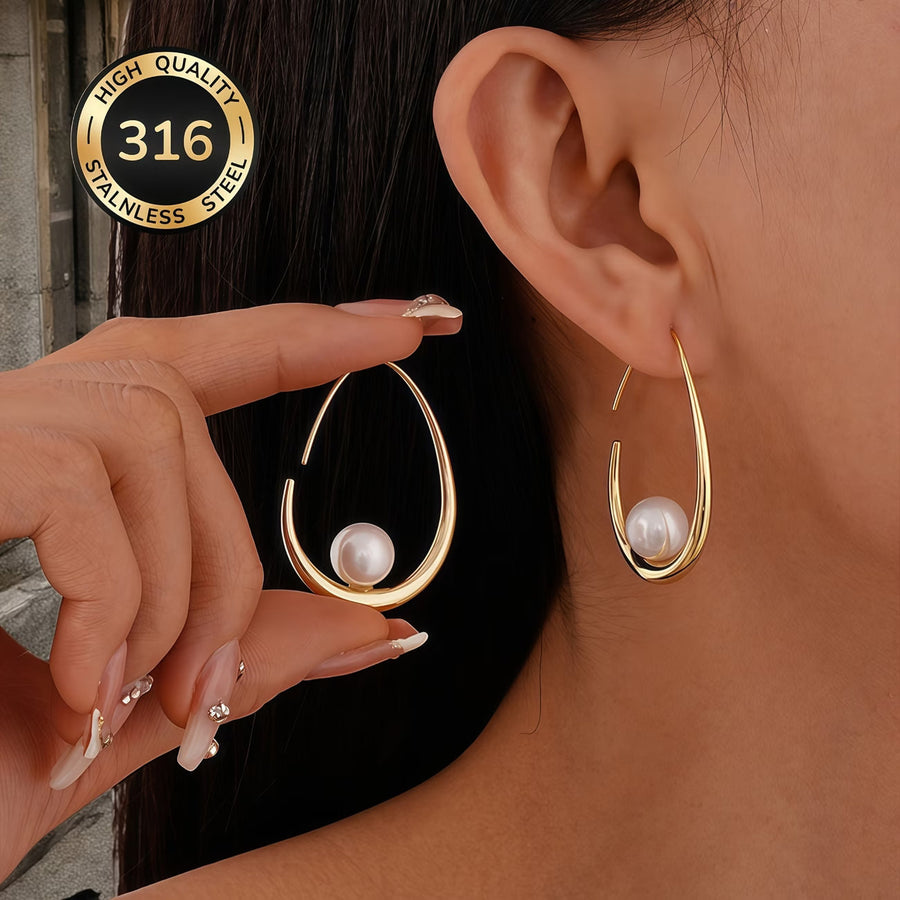 SELENA | HOOP EARRINGS WITH CRESCENT PEARLS