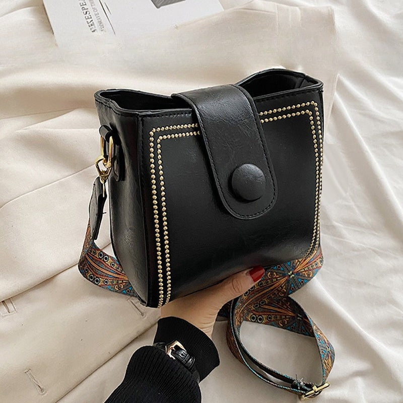 ETHEL | Retro-Inspired Shoulder Bag with Adjustable Strap