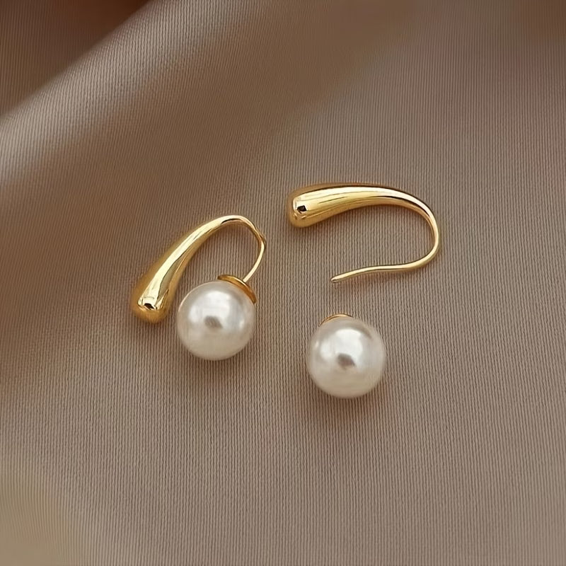 ELARA | Sleek Arc Pearl Earrings