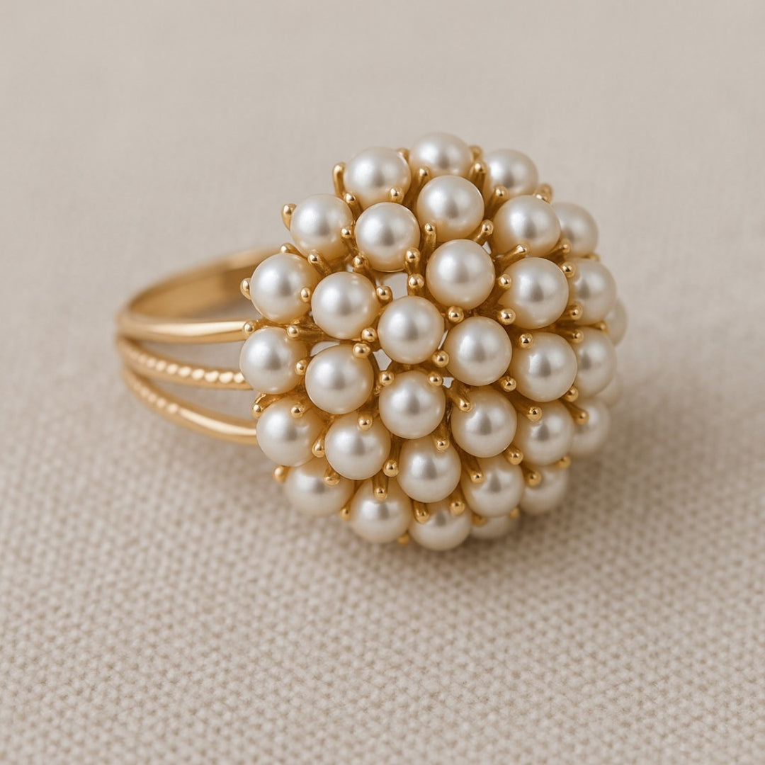 AURELIA | ELEGANT GOLD RING WITH CLASSIC INLAID PEARL