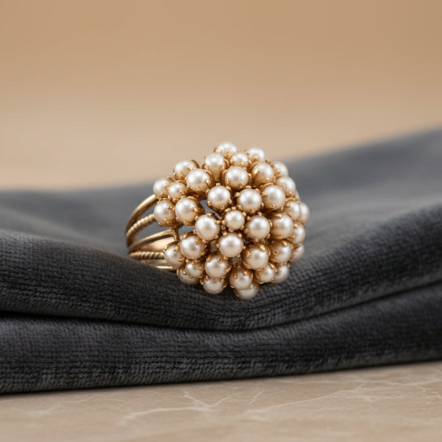 AURELIA | ELEGANT GOLD RING WITH CLASSIC INLAID PEARL