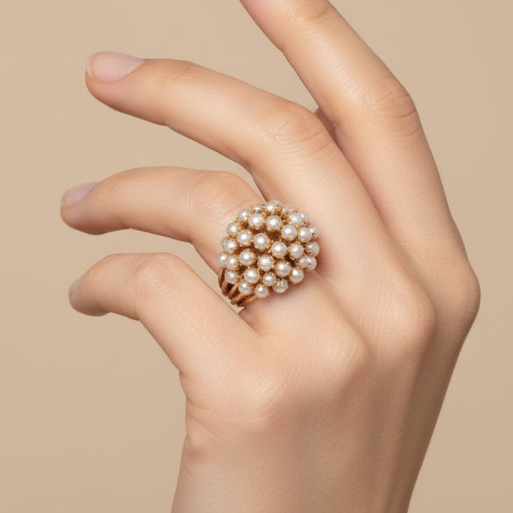 AURELIA | ELEGANT GOLD RING WITH CLASSIC INLAID PEARL