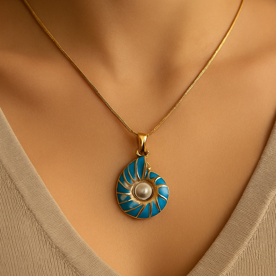 MARISSA | Seashell-Inspired Pearl Pendant Necklace