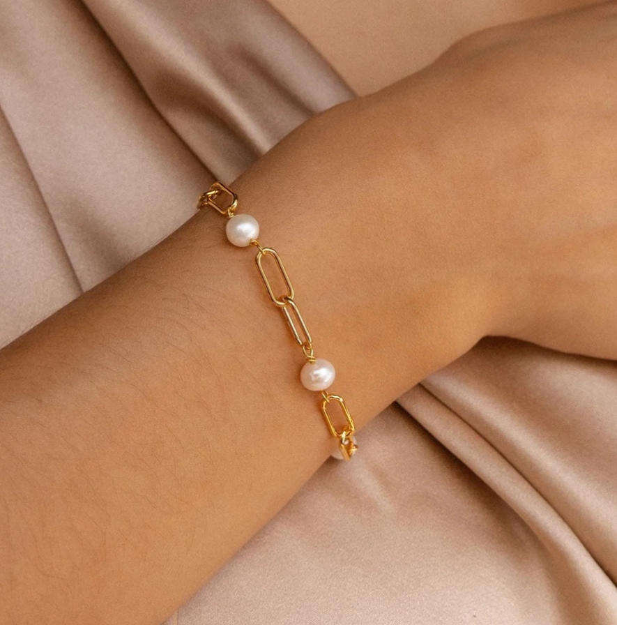 VIVIENNE | ELEGANT PEARL CHAIN BRACELET