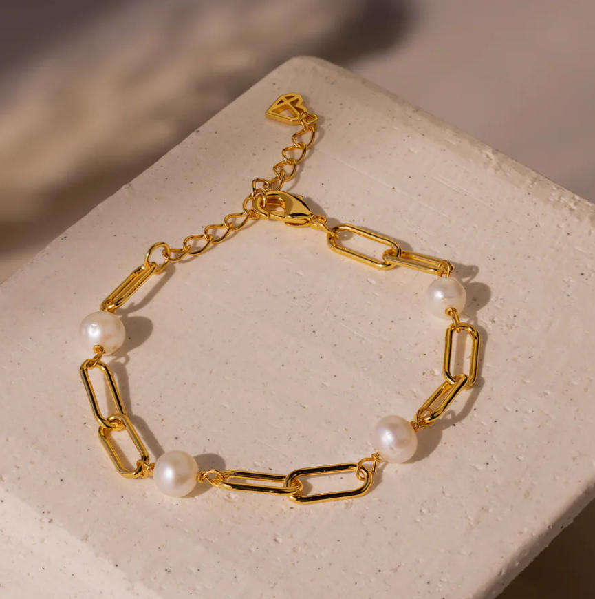 VIVIENNE | ELEGANT PEARL CHAIN BRACELET