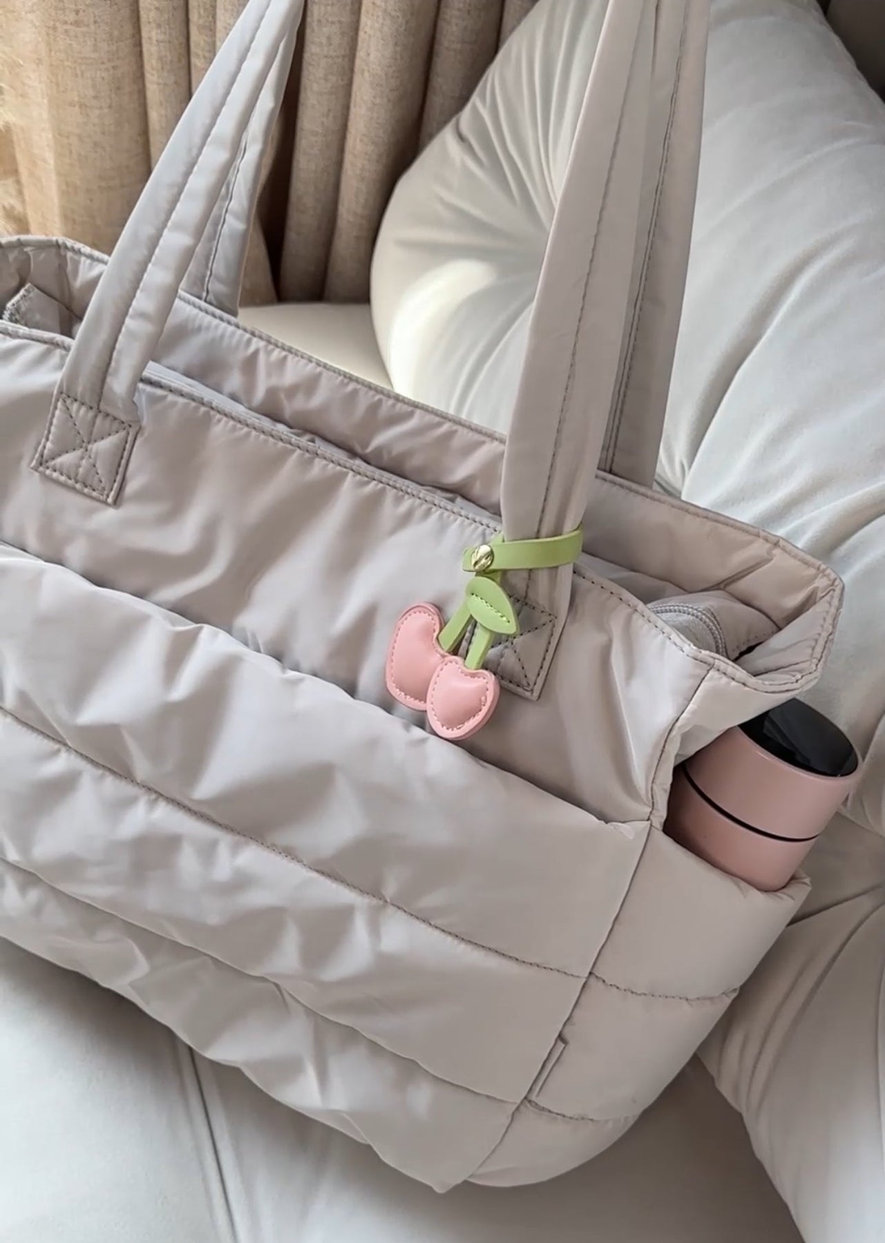 CALYSS | Bubble Shoulder Bag Featuring Multiple Pockets