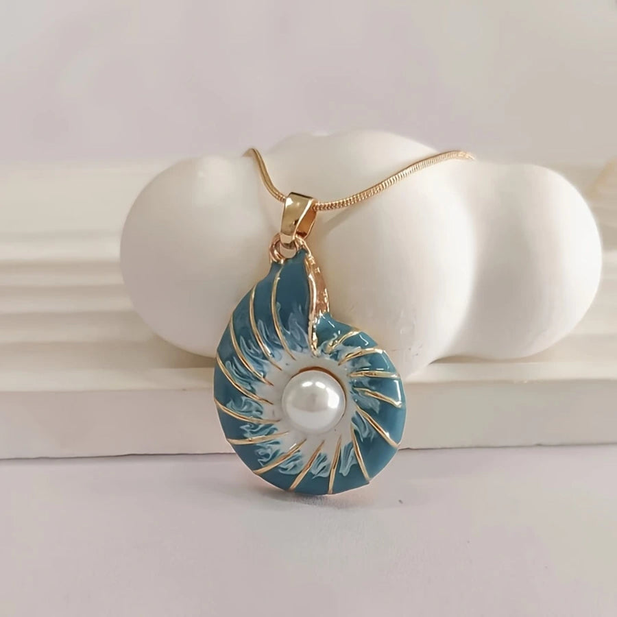 MARISSA | Seashell-Inspired Pearl Pendant Necklace