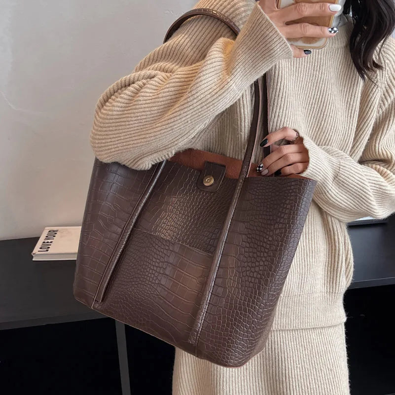 SYLVETTE | Crocodile-Embossed Shoulder Bag