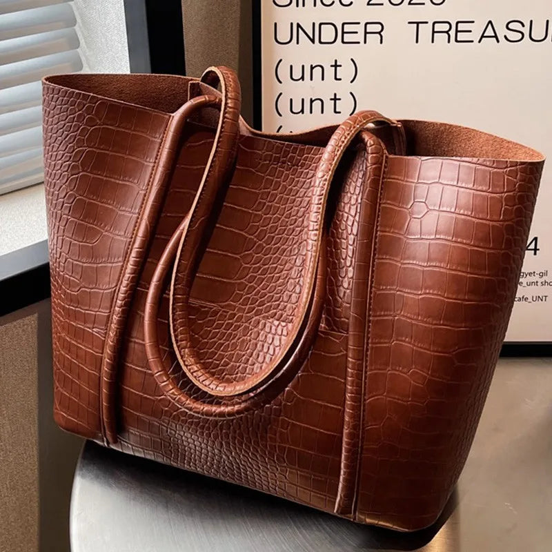 SYLVETTE | Crocodile-Embossed Shoulder Bag