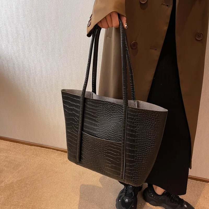 SYLVETTE | Crocodile-Embossed Shoulder Bag