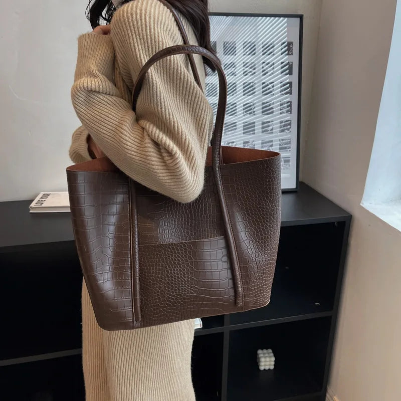 SYLVETTE | Crocodile-Embossed Shoulder Bag