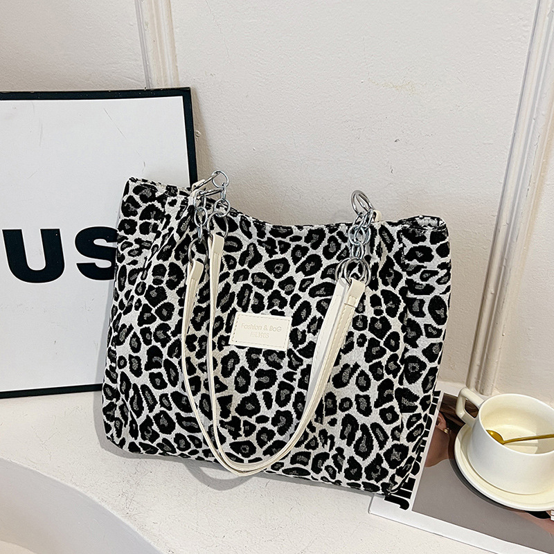 Luxurious Leopard Print Tote