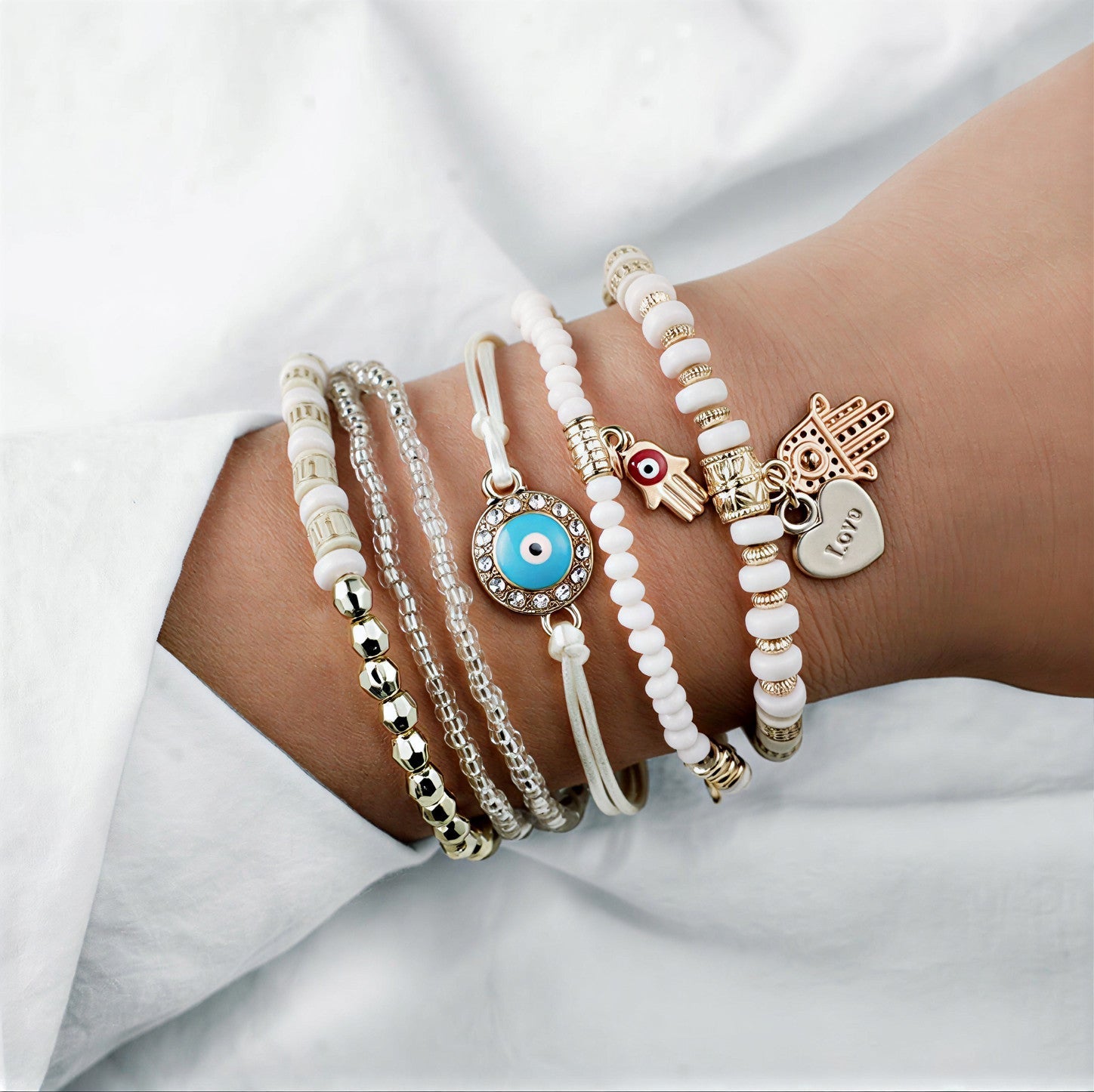 AMARA | Luxurious Gold Hamsa Bracelet Set