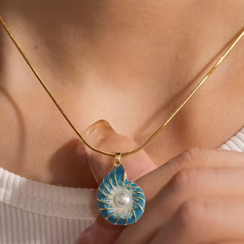 MARISSA | Seashell-Inspired Pearl Pendant Necklace