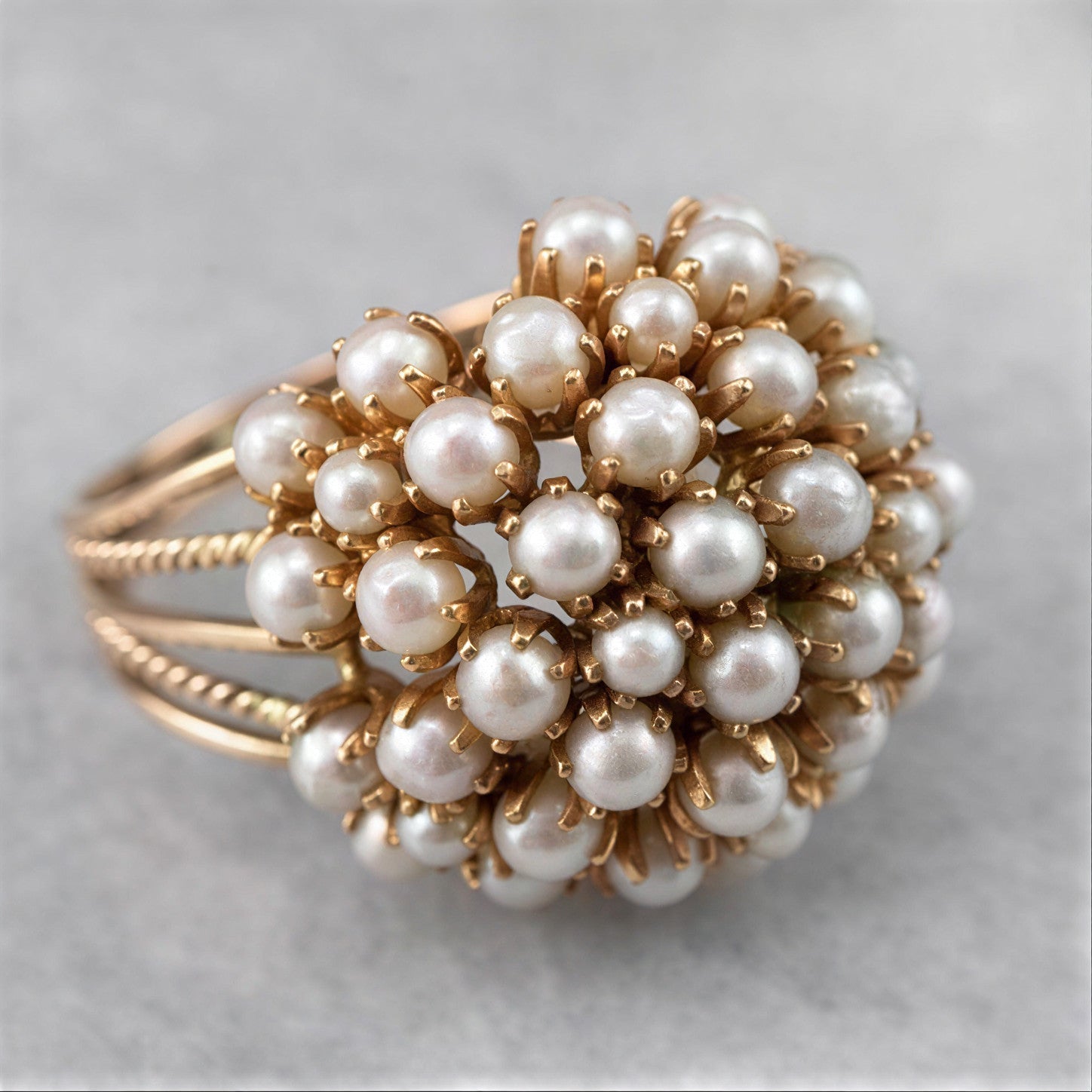 AURELIA | ELEGANT GOLD RING WITH CLASSIC INLAID PEARL