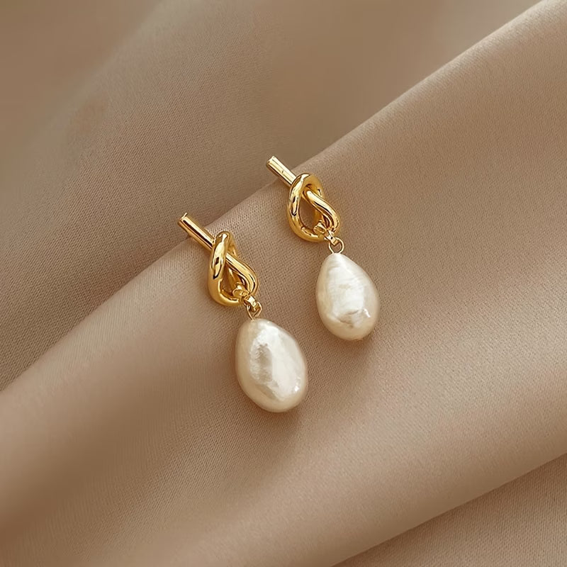 NADIA | Twisted Pearl Earrings