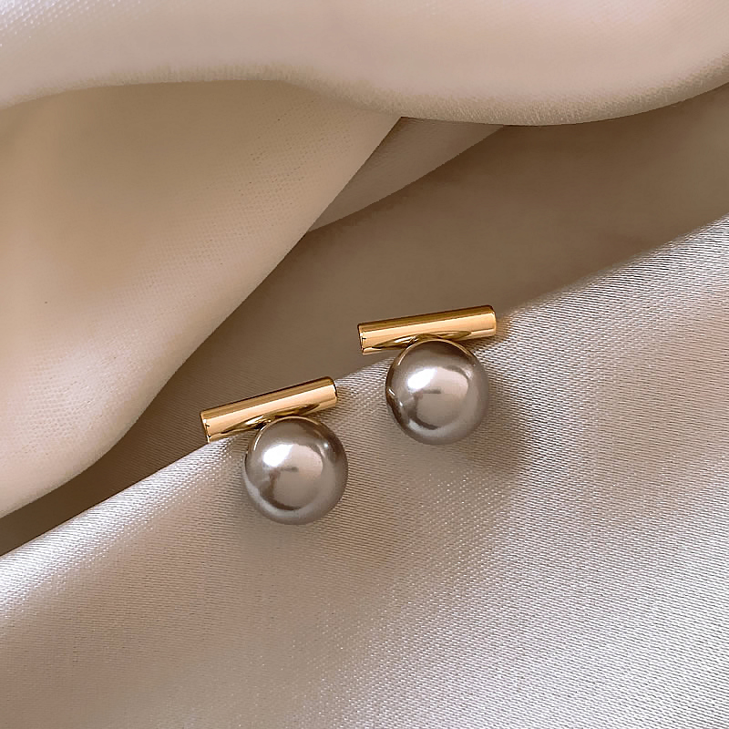 NOIR | Luminous Deep Pearl Earrings